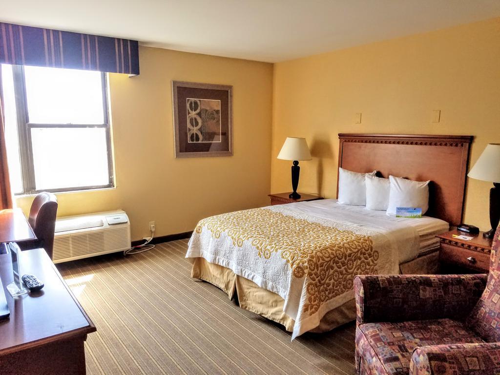Days Inn By Wyndham Windsor Locks / Bradley Intl Airport מראה חיצוני תמונה