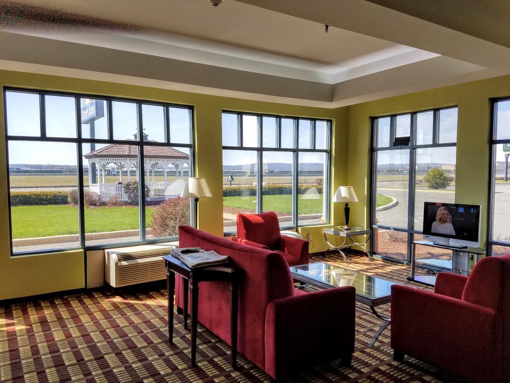 Days Inn By Wyndham Windsor Locks / Bradley Intl Airport מראה חיצוני תמונה