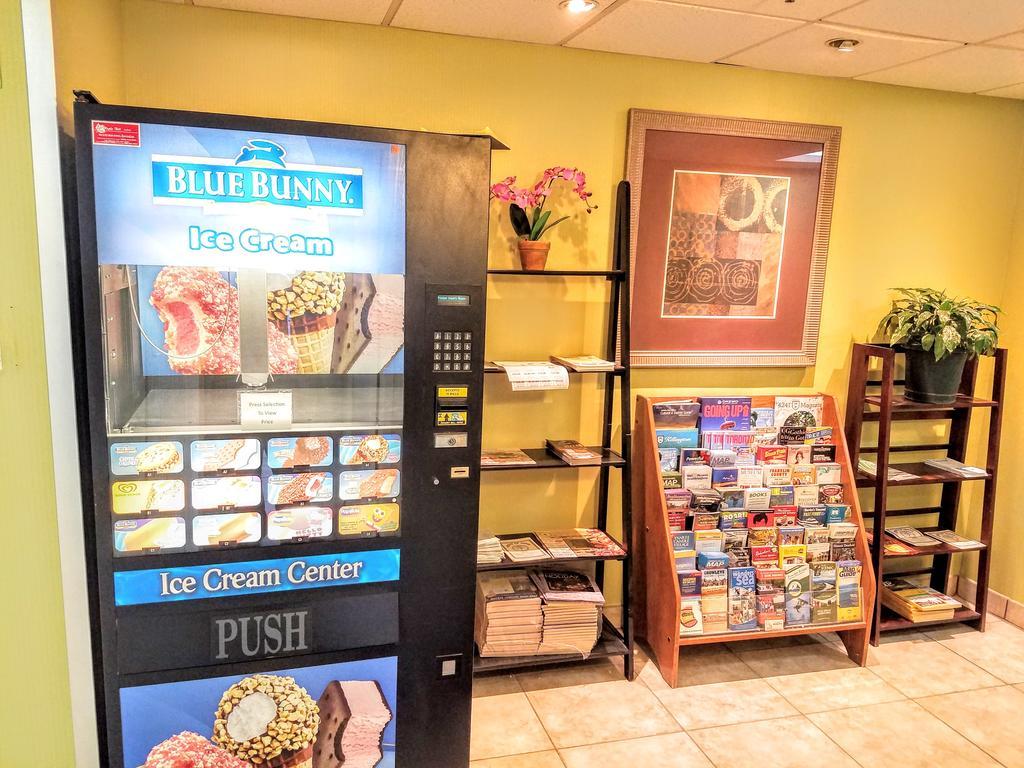 Days Inn By Wyndham Windsor Locks / Bradley Intl Airport מראה חיצוני תמונה