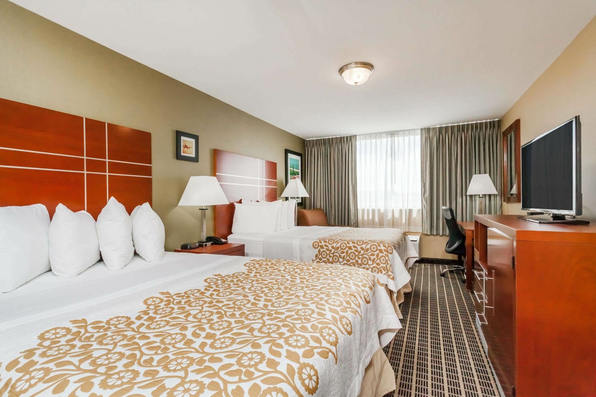 Days Inn By Wyndham Windsor Locks / Bradley Intl Airport מראה חיצוני תמונה