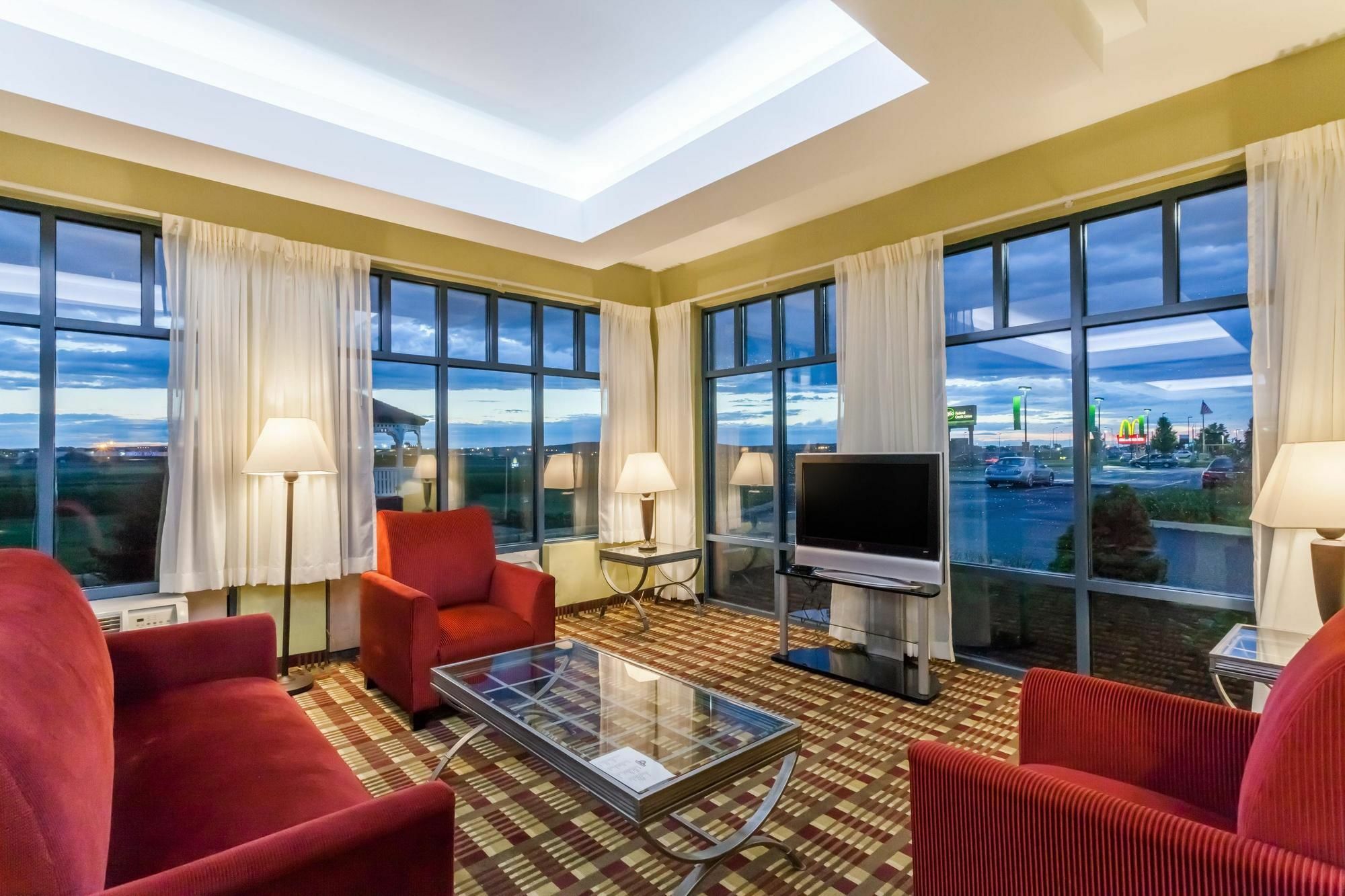 Days Inn By Wyndham Windsor Locks / Bradley Intl Airport מראה חיצוני תמונה