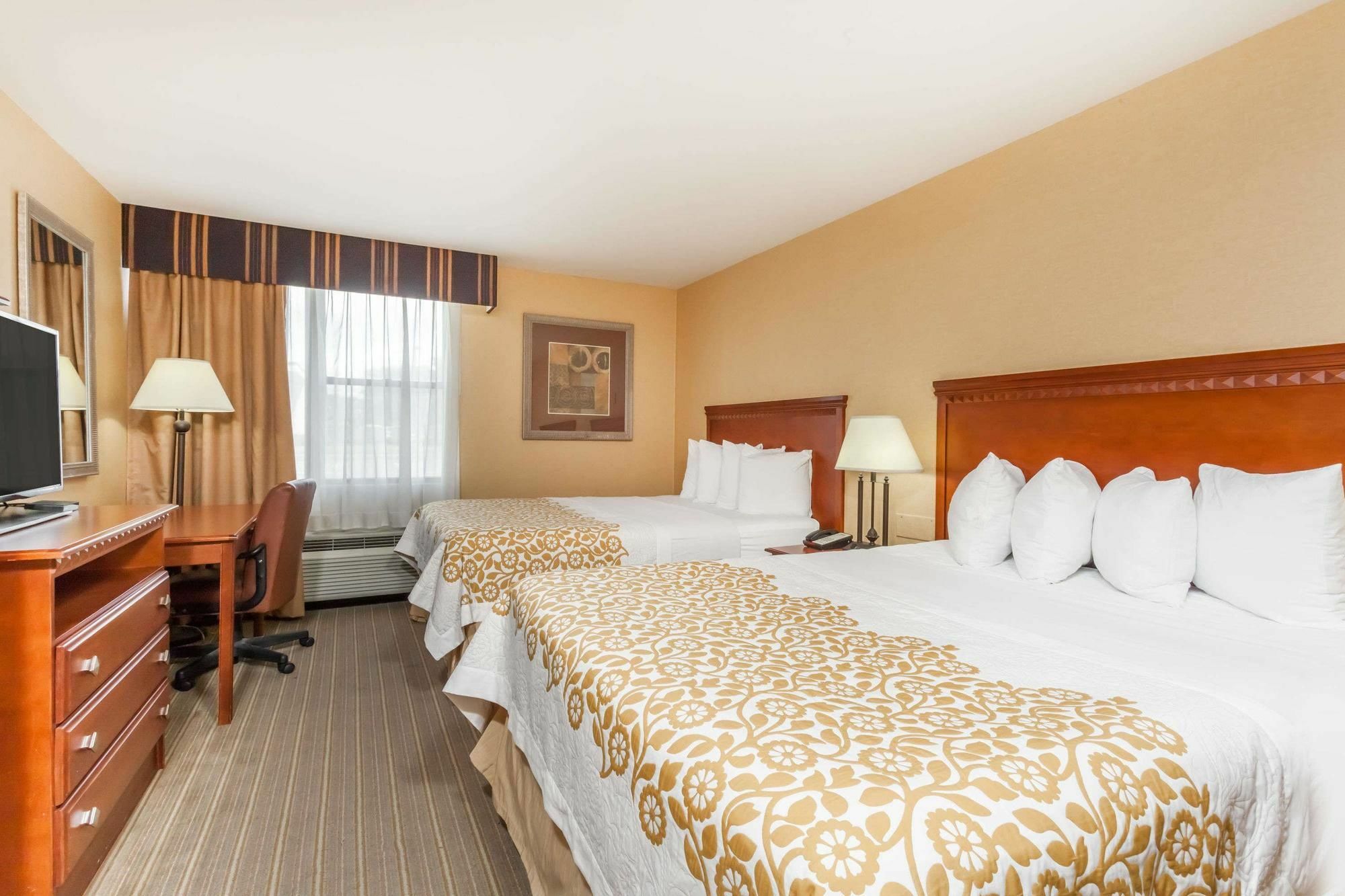Days Inn By Wyndham Windsor Locks / Bradley Intl Airport מראה חיצוני תמונה