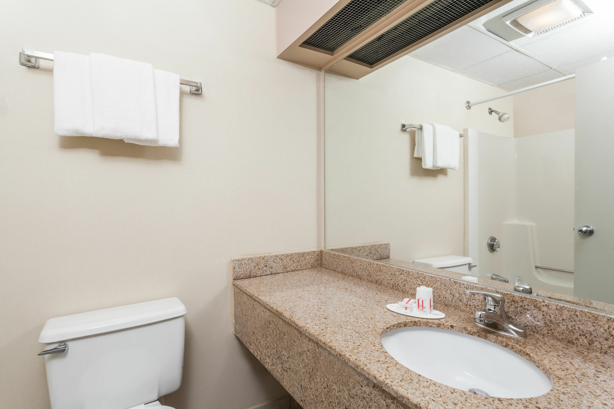 Days Inn By Wyndham Windsor Locks / Bradley Intl Airport מראה חיצוני תמונה