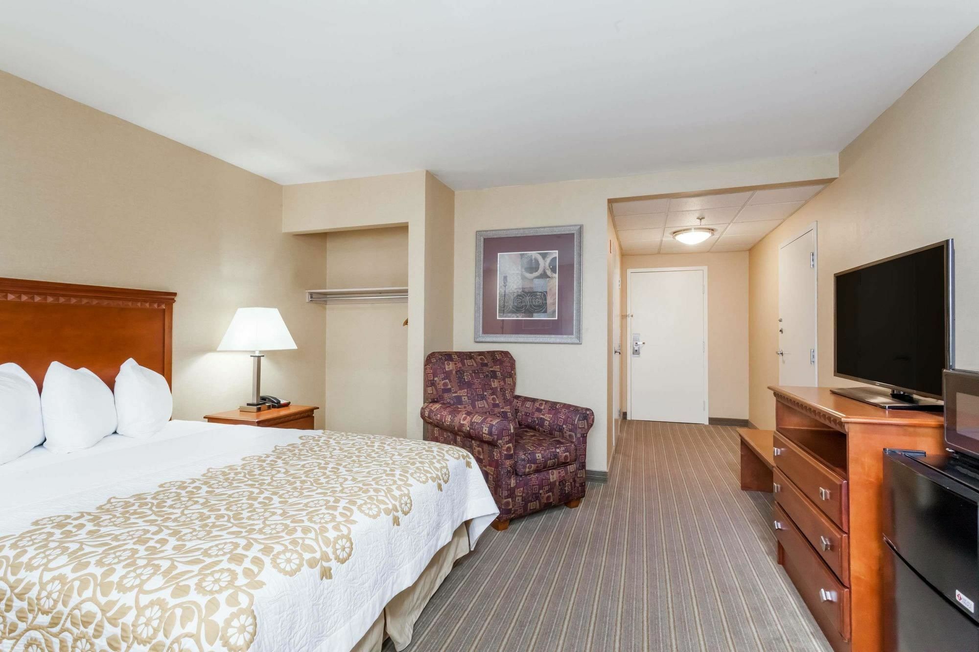Days Inn By Wyndham Windsor Locks / Bradley Intl Airport מראה חיצוני תמונה